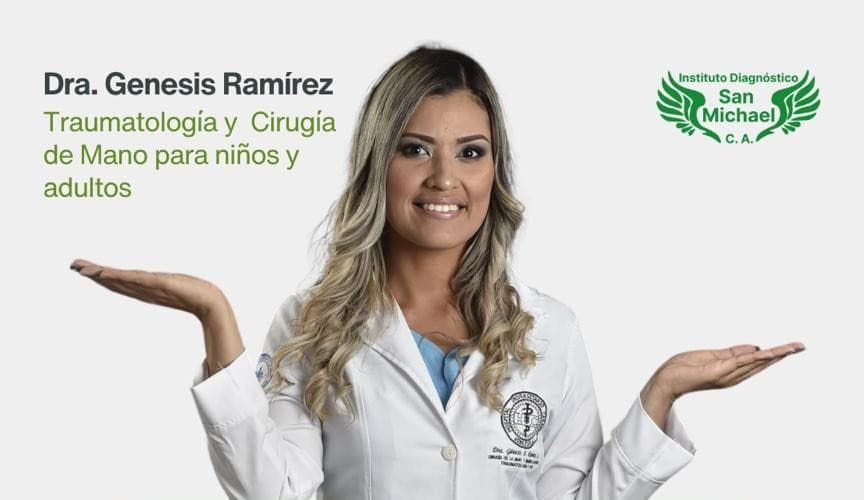 La Dra. Génesis Ramírez, traumatóloga y cirujana de mano del instituto, con bata blanca.