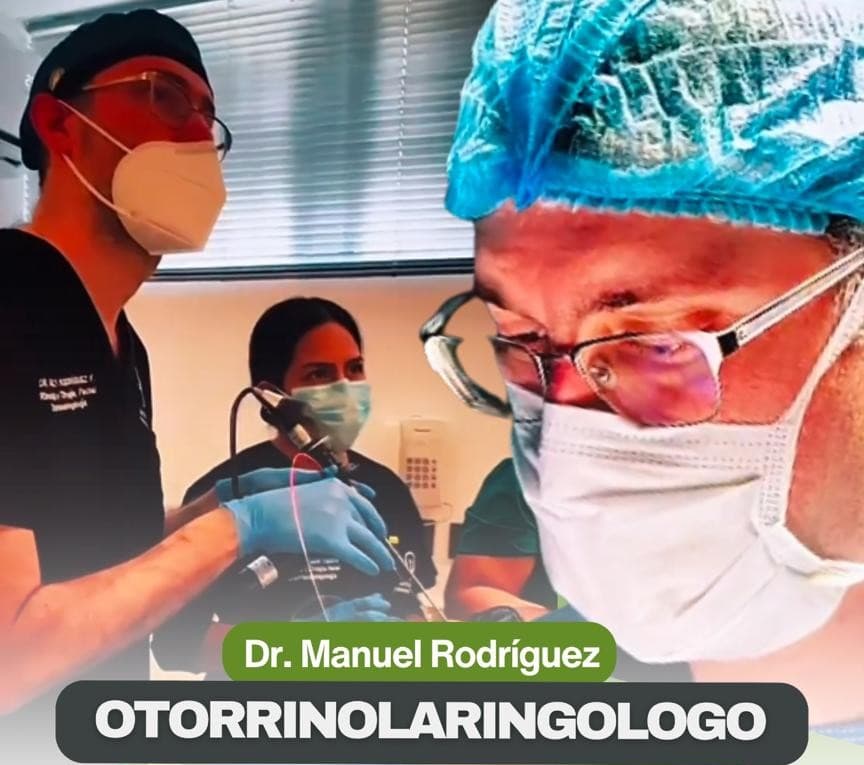 El Dr. Manuel Rodríguez, otorrinolaringólogo del instituto, durante un procedimiento con endoscopio.