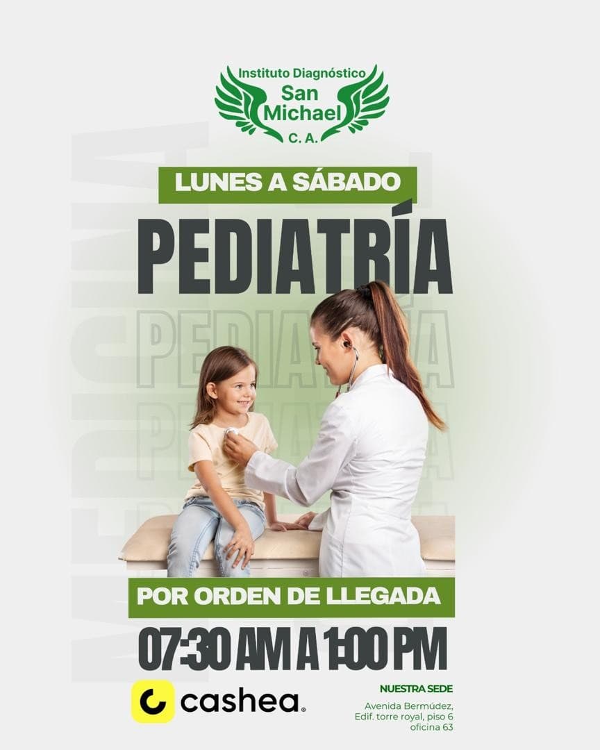 Pieza del instituto para la consulta de pediatría: una pediatra ausculta con estetoscopio a una niña sentada en la camilla.